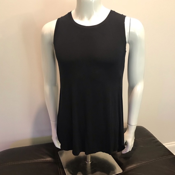 Host Pick🌟Pair of Tank Tops - Picture 4 of 16